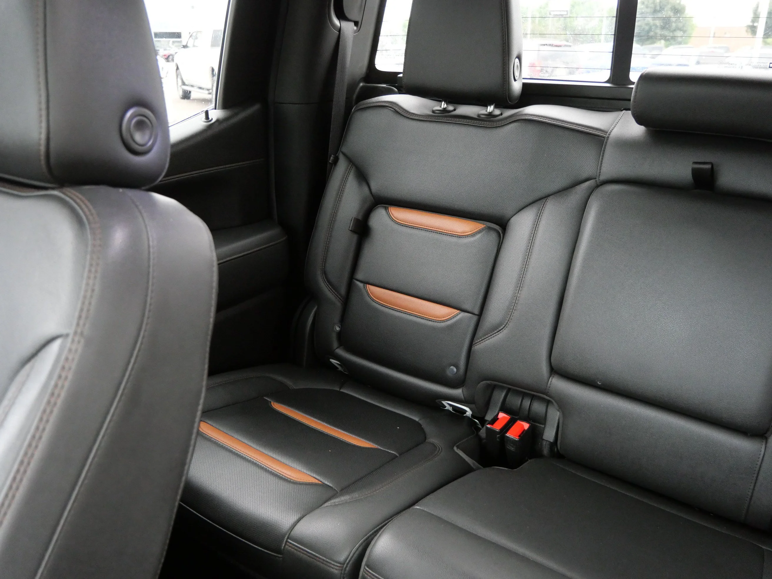 Used 2021 Summit White GMC AT4 image 12