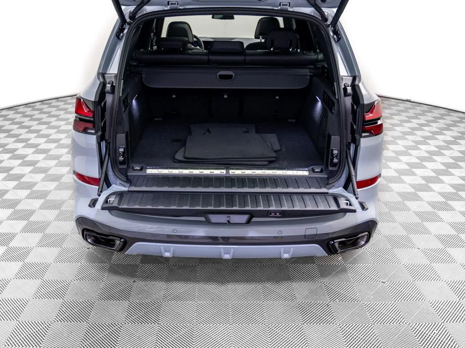 New 2026 Gray BMW xDrive50e image 32