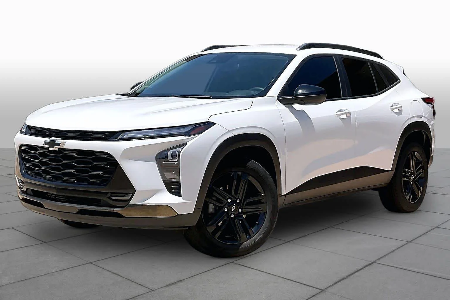 Used 2025 Summit White Chevrolet ACTIV image 2