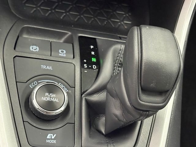 Used 2025 Silver Toyota XLE image 31