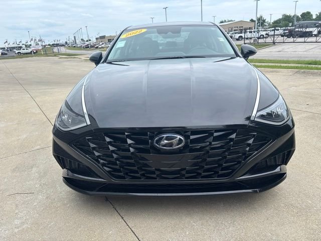 Used 2022 Phantom Black Hyundai SEL image 4