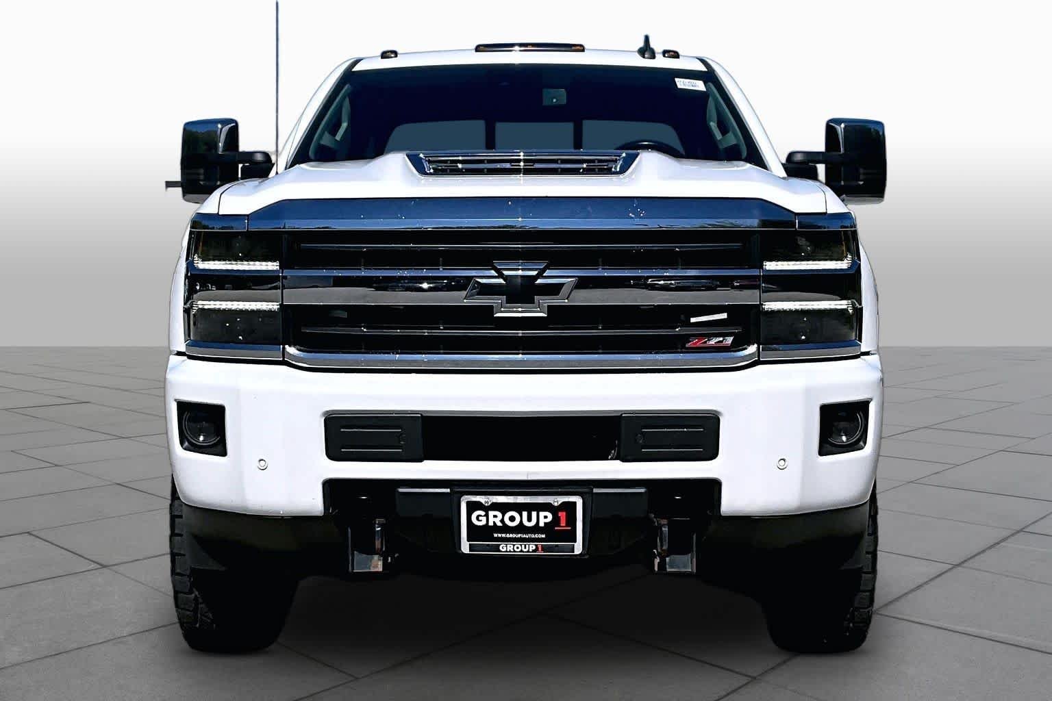 Used 2019 Summit White Chevrolet LTZ image 4