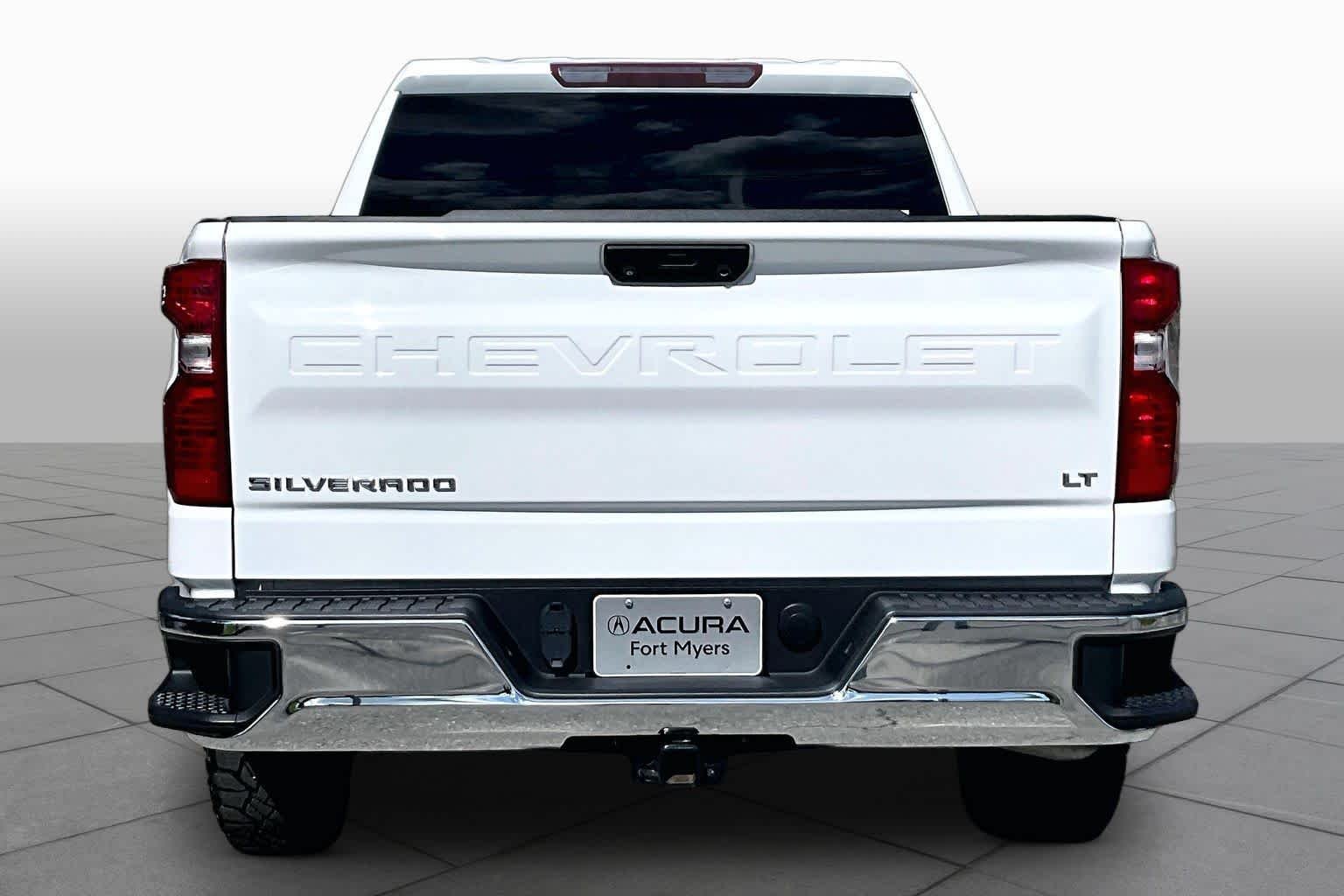 Used 2023 Summit White Chevrolet LT image 5
