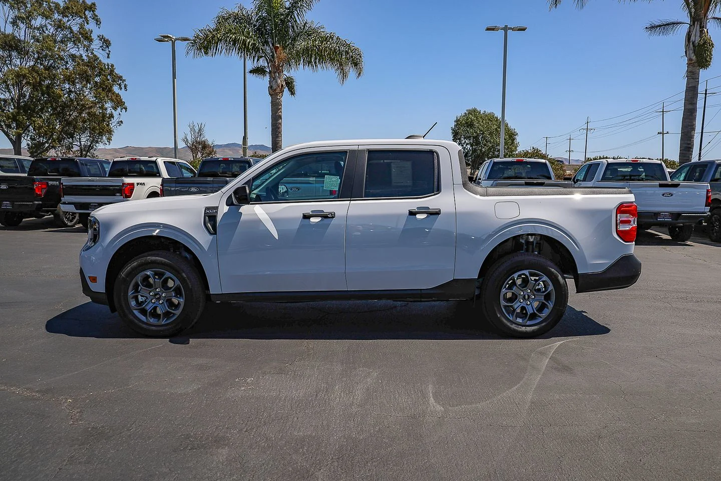 New 2026 Oxford White Ford XLT image 9