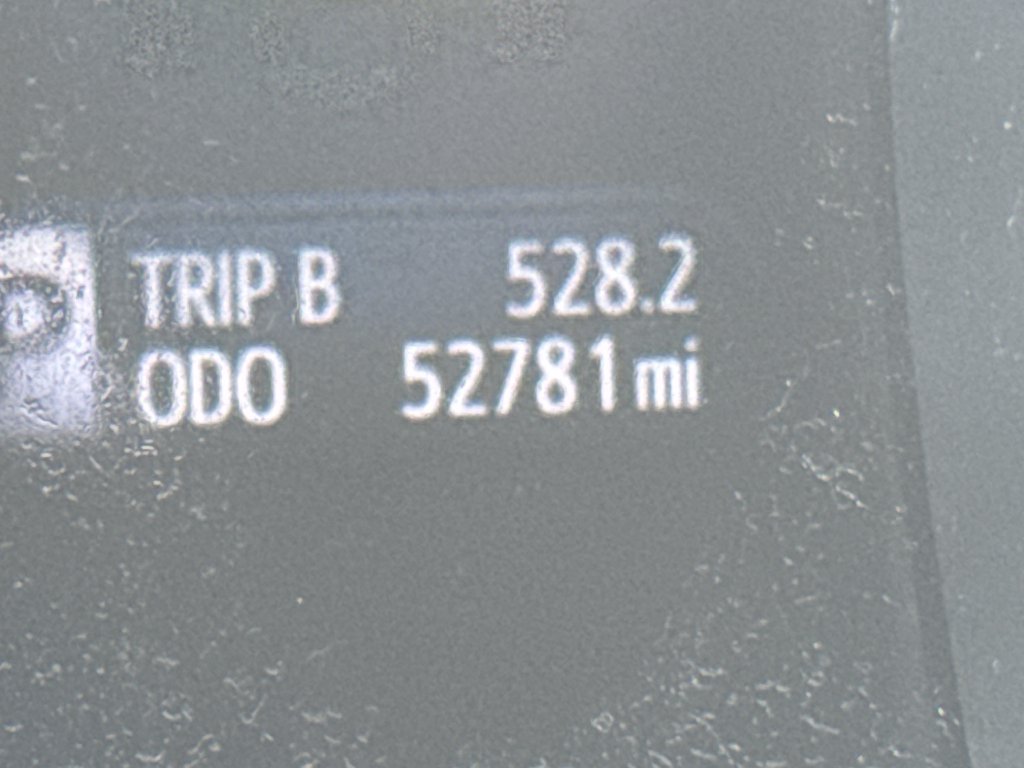 Used 2016 Silver Toyota XLE Premium image 17