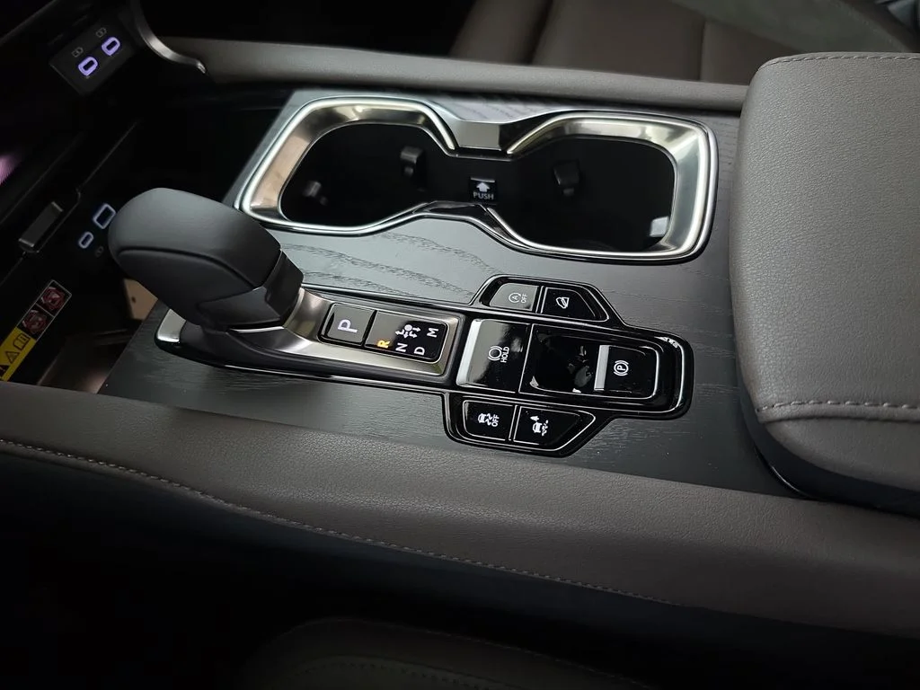 New 2026 Eminent White Pearl Lexus LUXURY image 23
