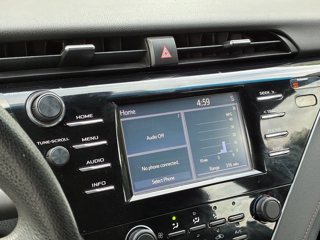 Used 2018 Silver Toyota LE image 7