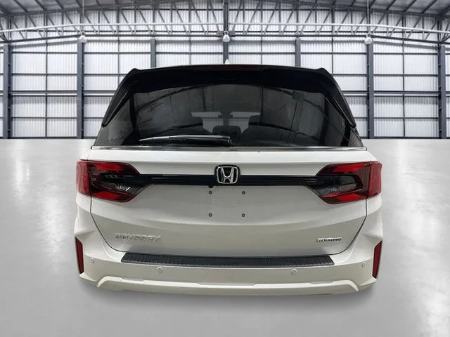 New 2026 Platinum White Pearl Honda Touring image 4