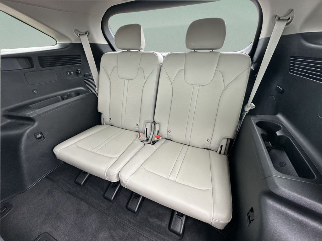 Used 2025 Black Kia S image 43