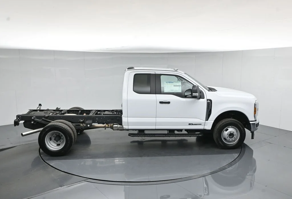New 2025 White Ford XL image 35