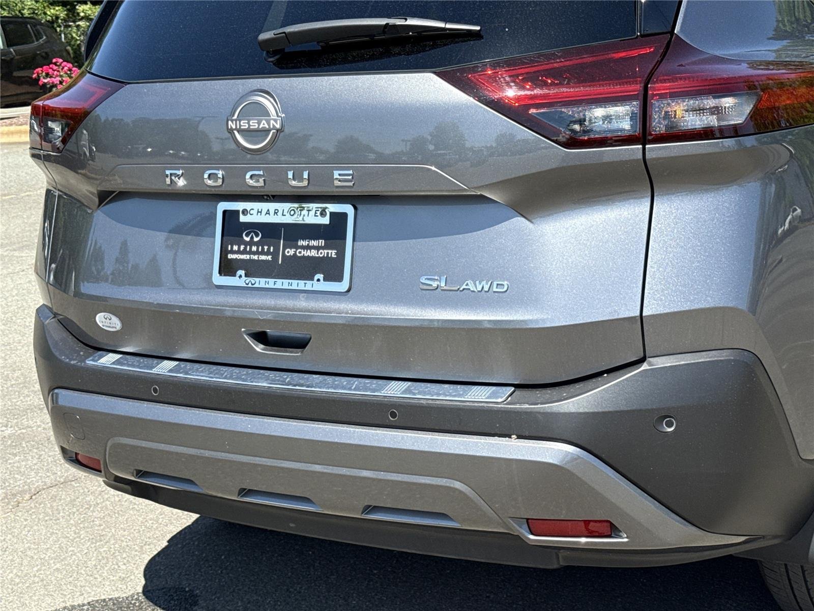 Used 2023 Gun Metallic Nissan SL image 28