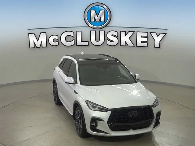Used 2023 White INFINITI SPORT image 8