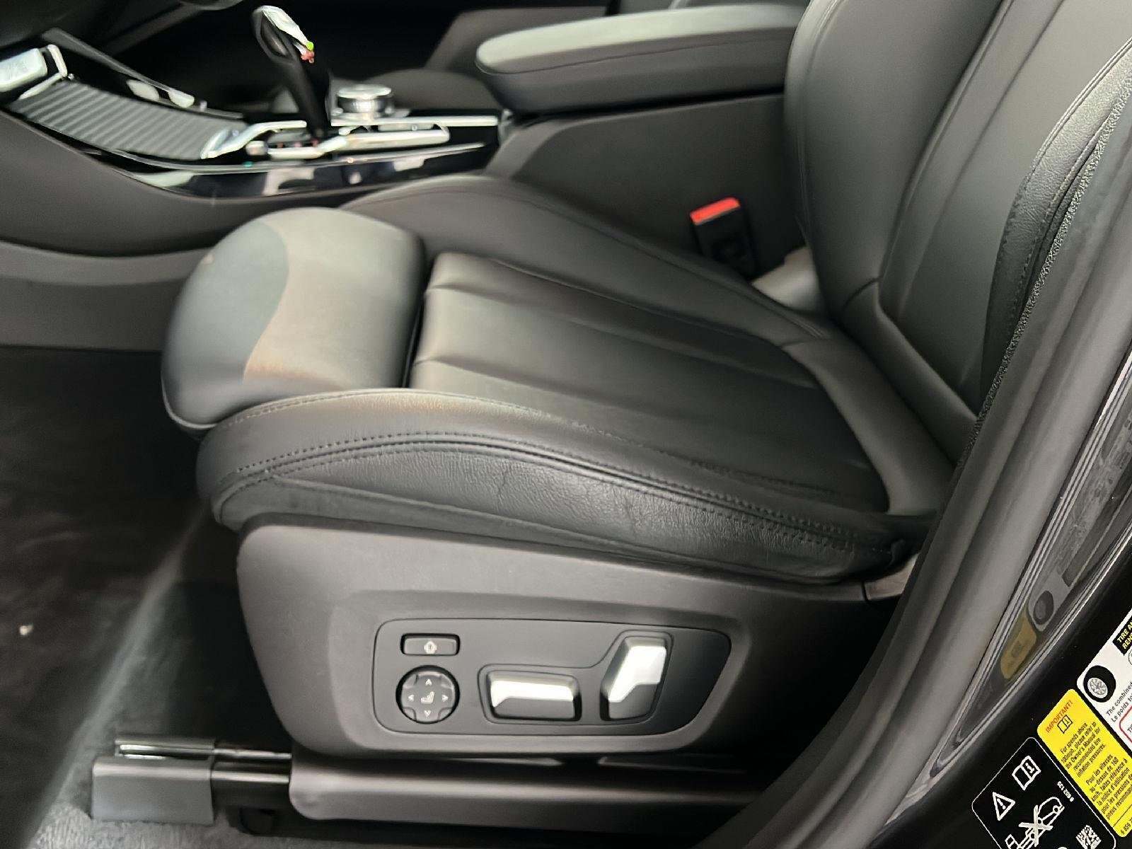 Used 2021 Dark Graphite Metallic BMW xDrive30i image 10