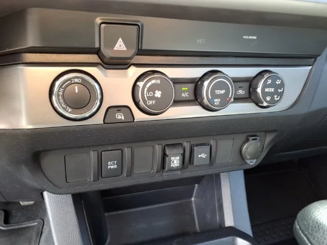 2020 Toyota Tacoma SR5 - Photo 16