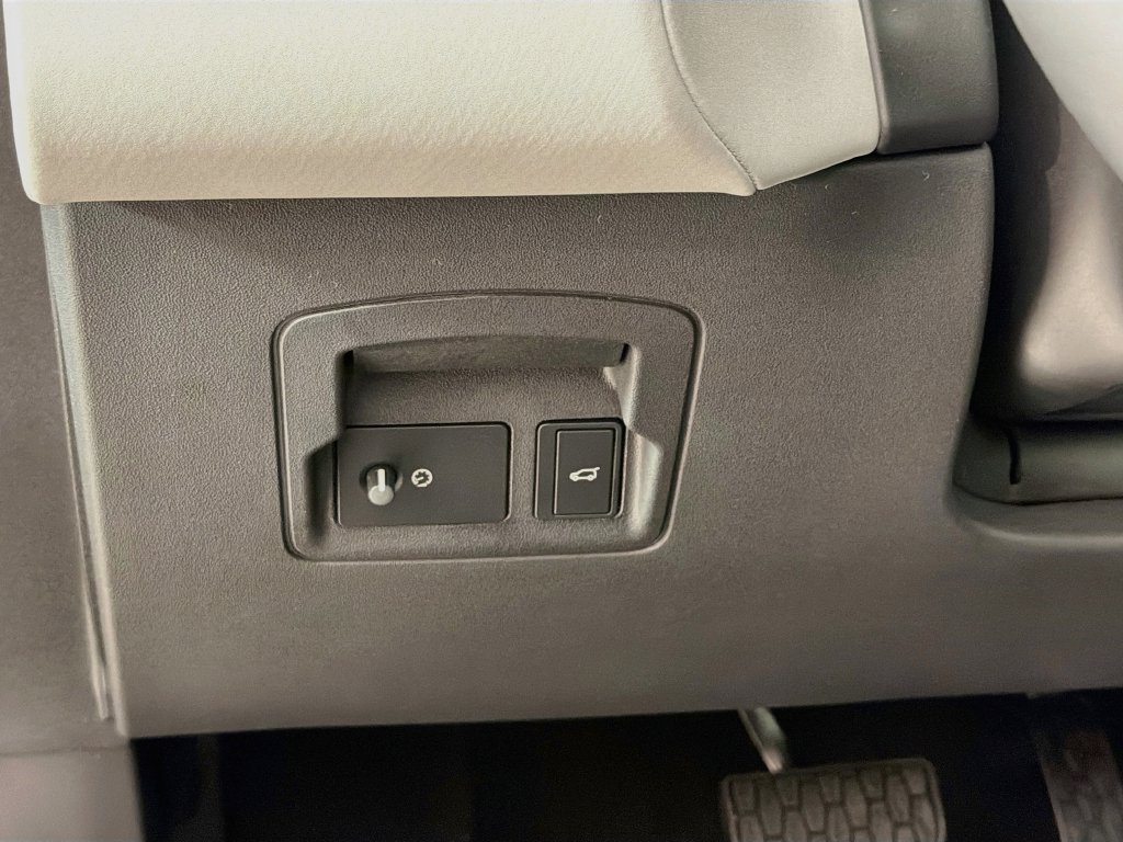 New 2026 Arroios Grey Land Rover S image 10