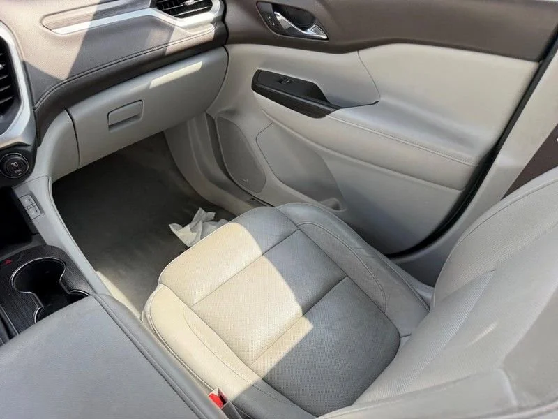 Used 2018 SUMMIT WHITE GMC SLT image 19