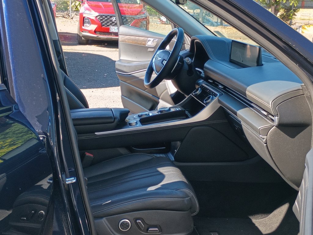 Used 2024 Capri Blue Genesis 3.5T image 19