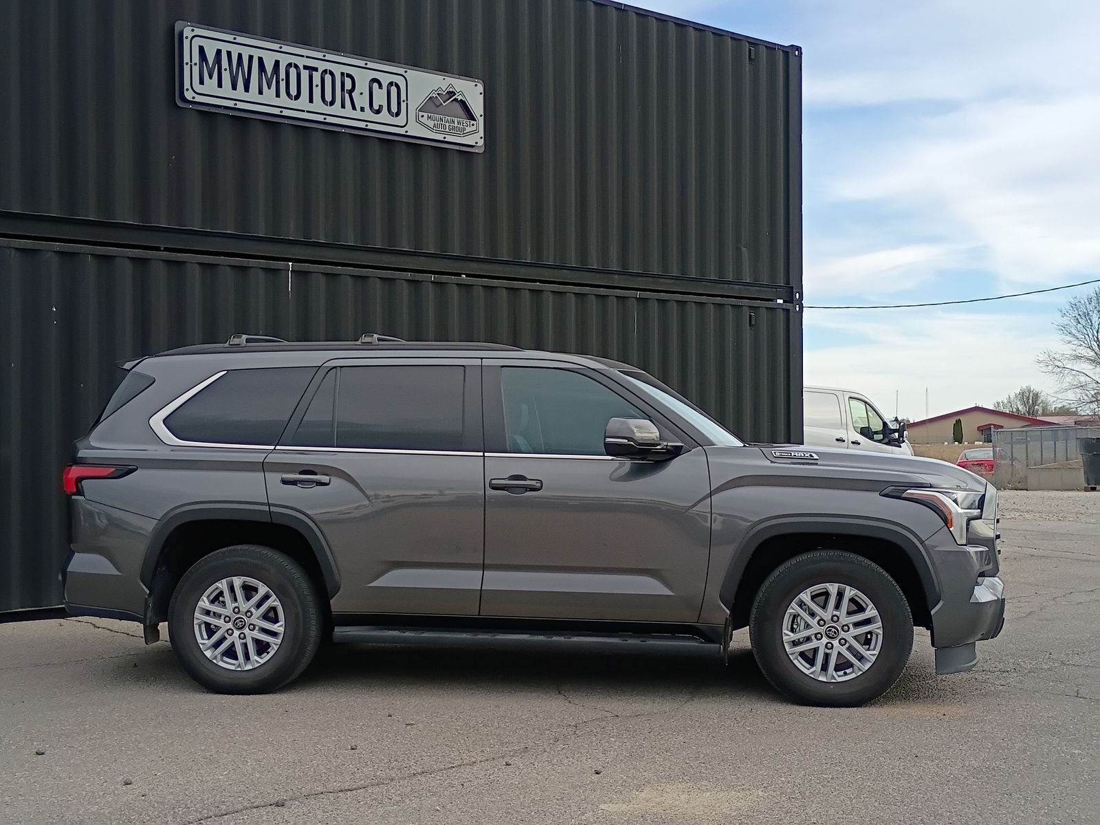 View vehicle photo 6