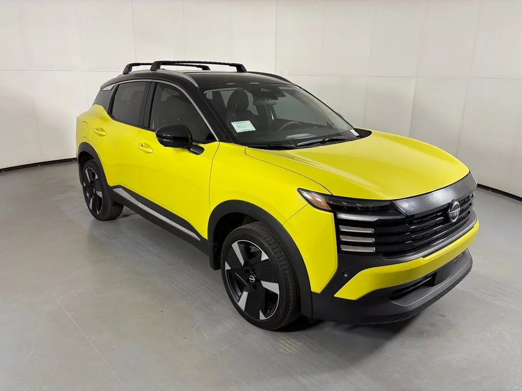 New 2026 Yuzu Yellow Metallic / Super Black Two-tone Nissan SR image 2