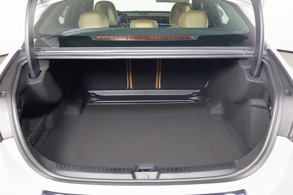 New 2026 MANUFAKTUR Alpine Grey Mercedes-Benz E 350 image 18