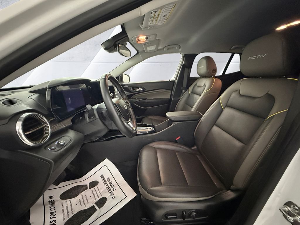 Used 2025 White Chevrolet ACTIV image 7
