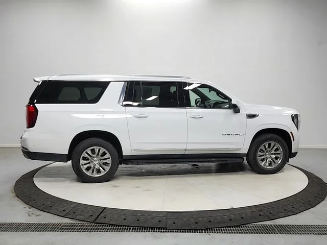 Used 2025 White GMC Denali image 8