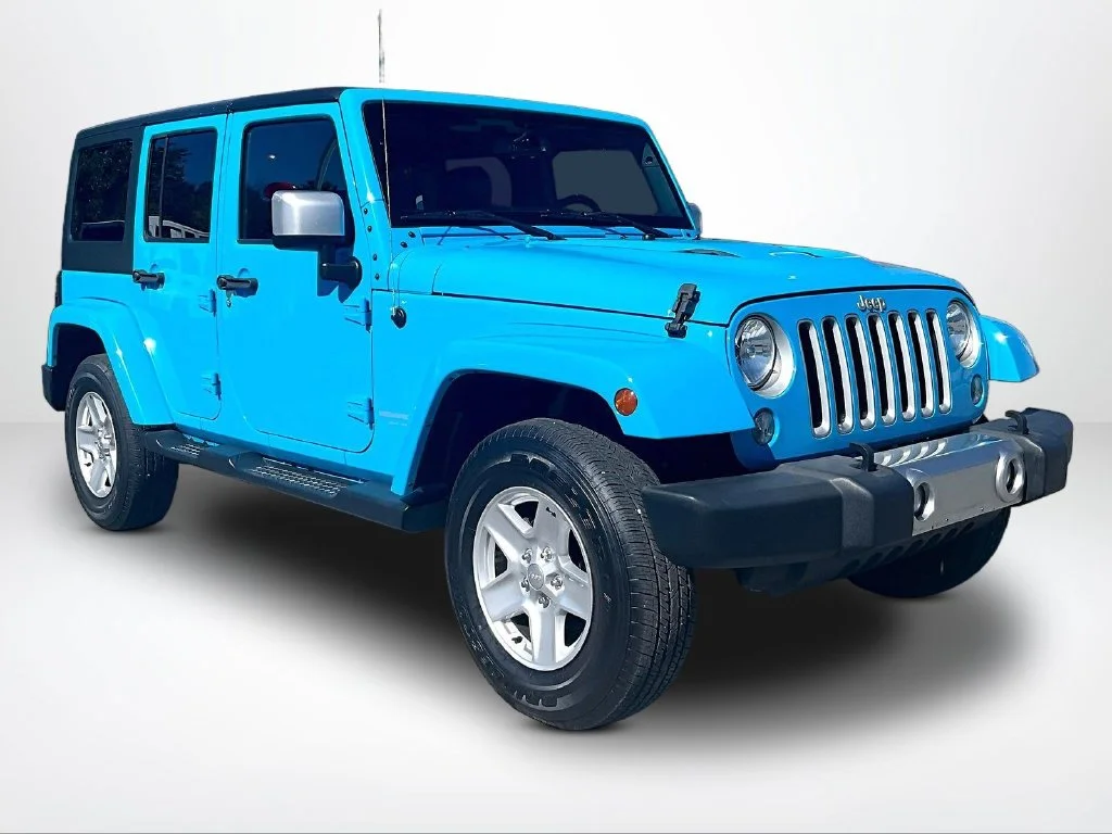 Used 2017 Blue Jeep Unlimited Sahara image 13