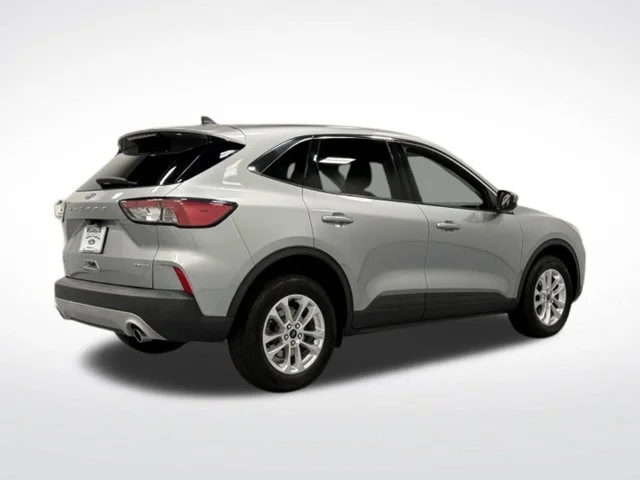 Used 2021 Silver Ford SE image 10