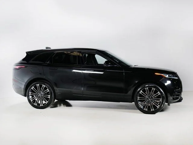 New 2026 Santorini Black Land Rover Dynamic SE image 28