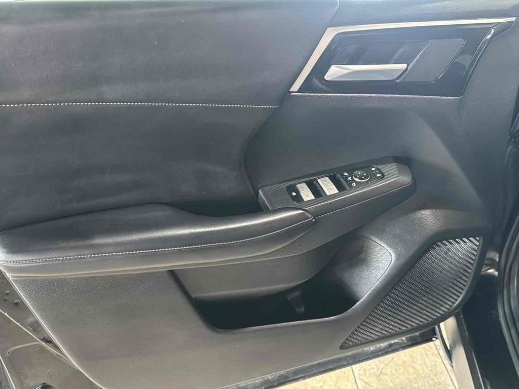 Used 2024 Black Mitsubishi SE Black Edition image 30
