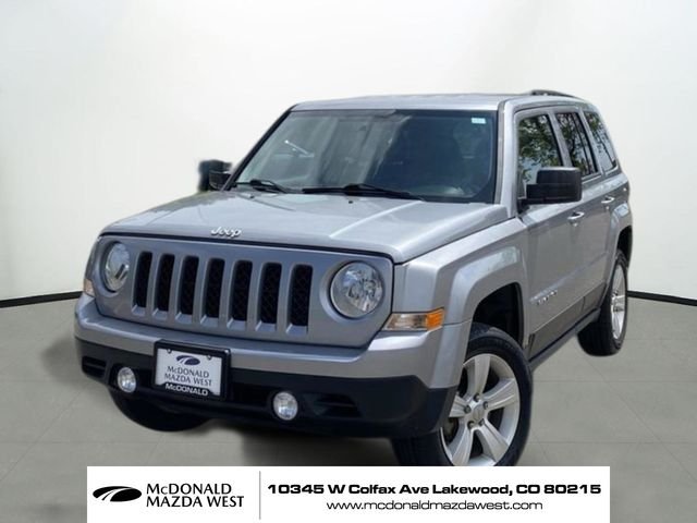 Used 2016 Silver Jeep Latitude image 1