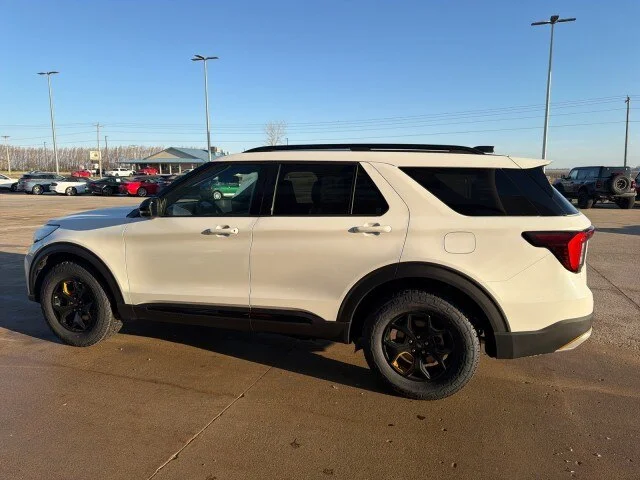 New 2026 Star White Metallic Tri-Coat Ford Tremor® image 22