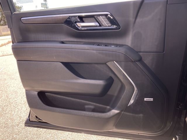 2026 Chevrolet Suburban Premier - Photo 30