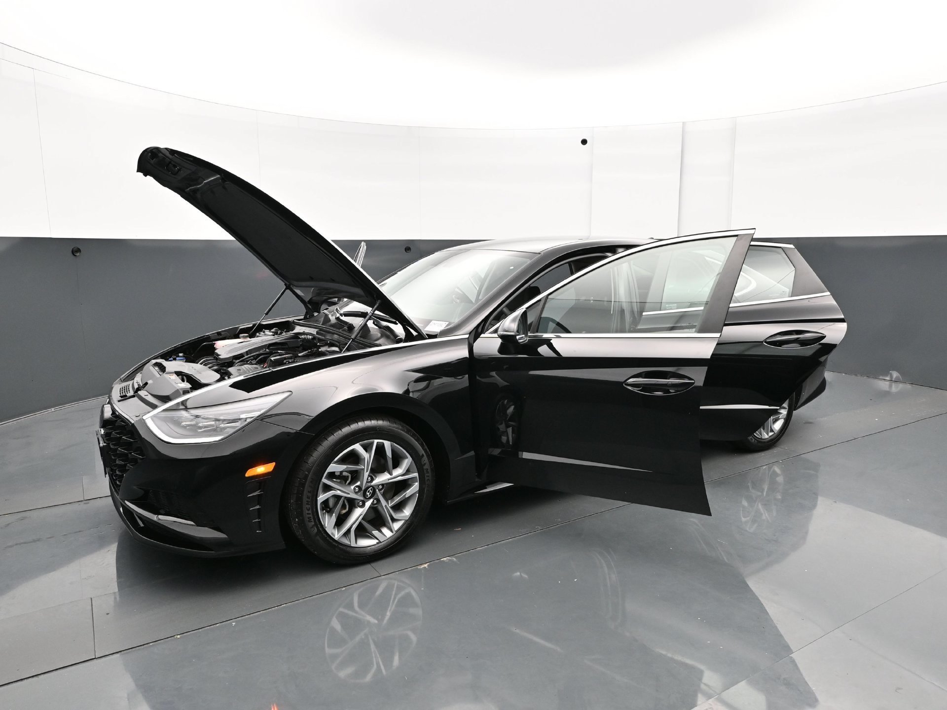 Certified Used 2023 Onyx Black Hyundai SEL 2.5L image 33