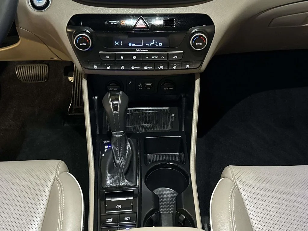 Used 2019 White Hyundai Ultimate image 21
