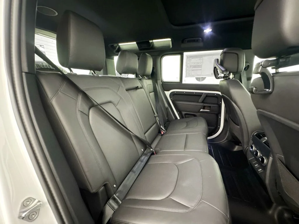New 2026 Fuji White Land Rover X-Dynamic SE image 27