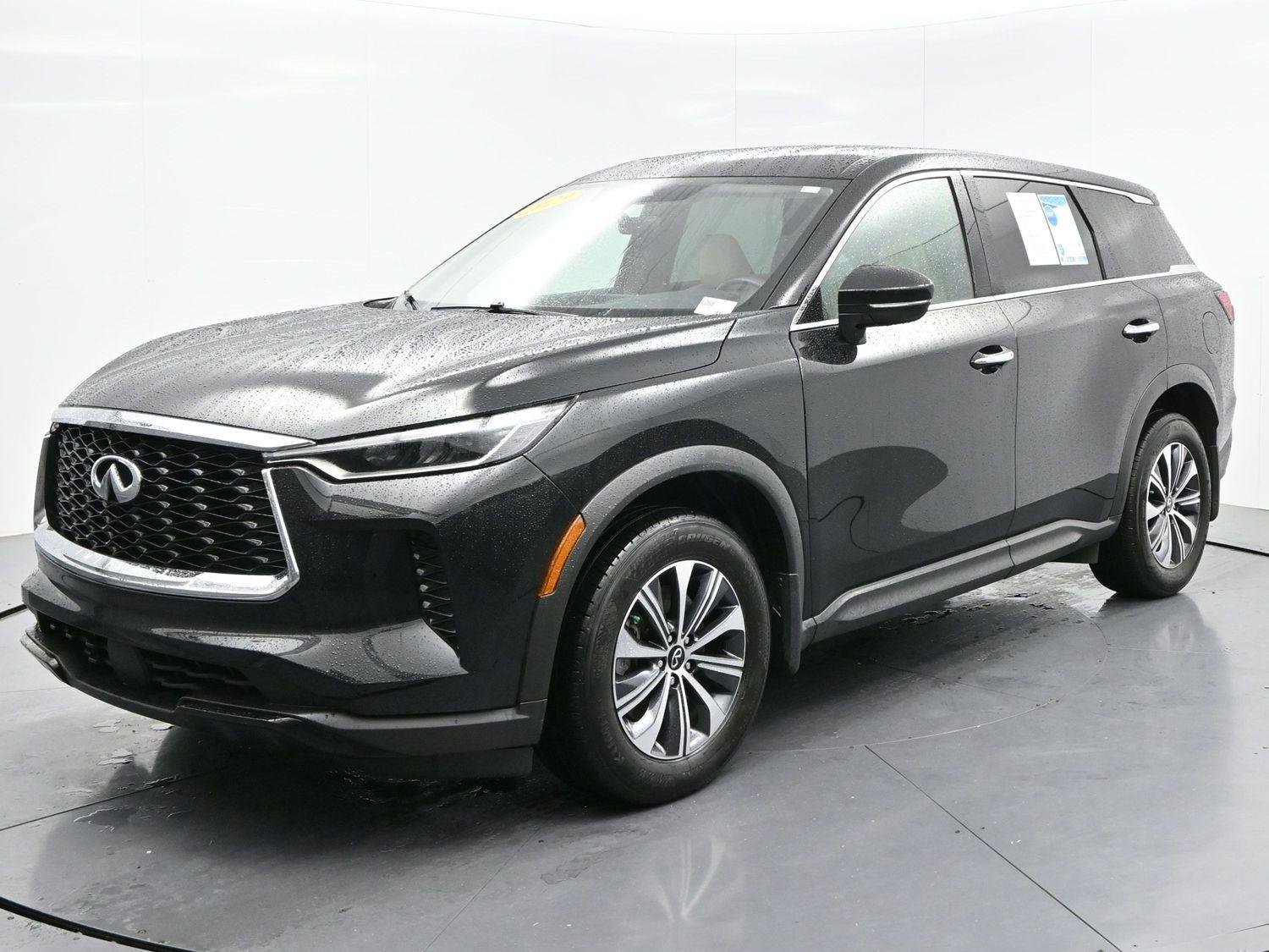 Used 2023 Mineral Black INFINITI PURE image 3