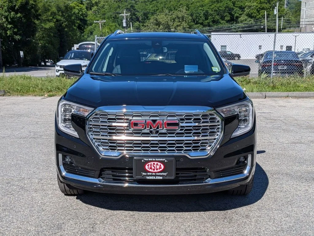 Used 2024 Black GMC Denali image 11