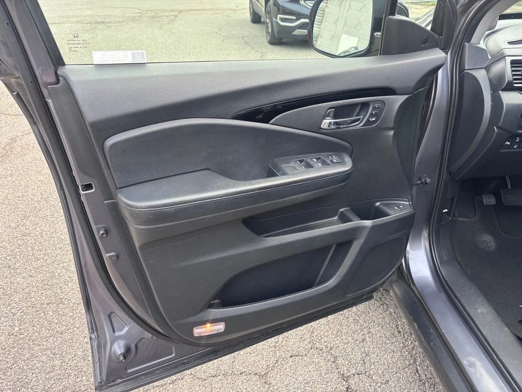 Used 2019  Honda Elite image 10