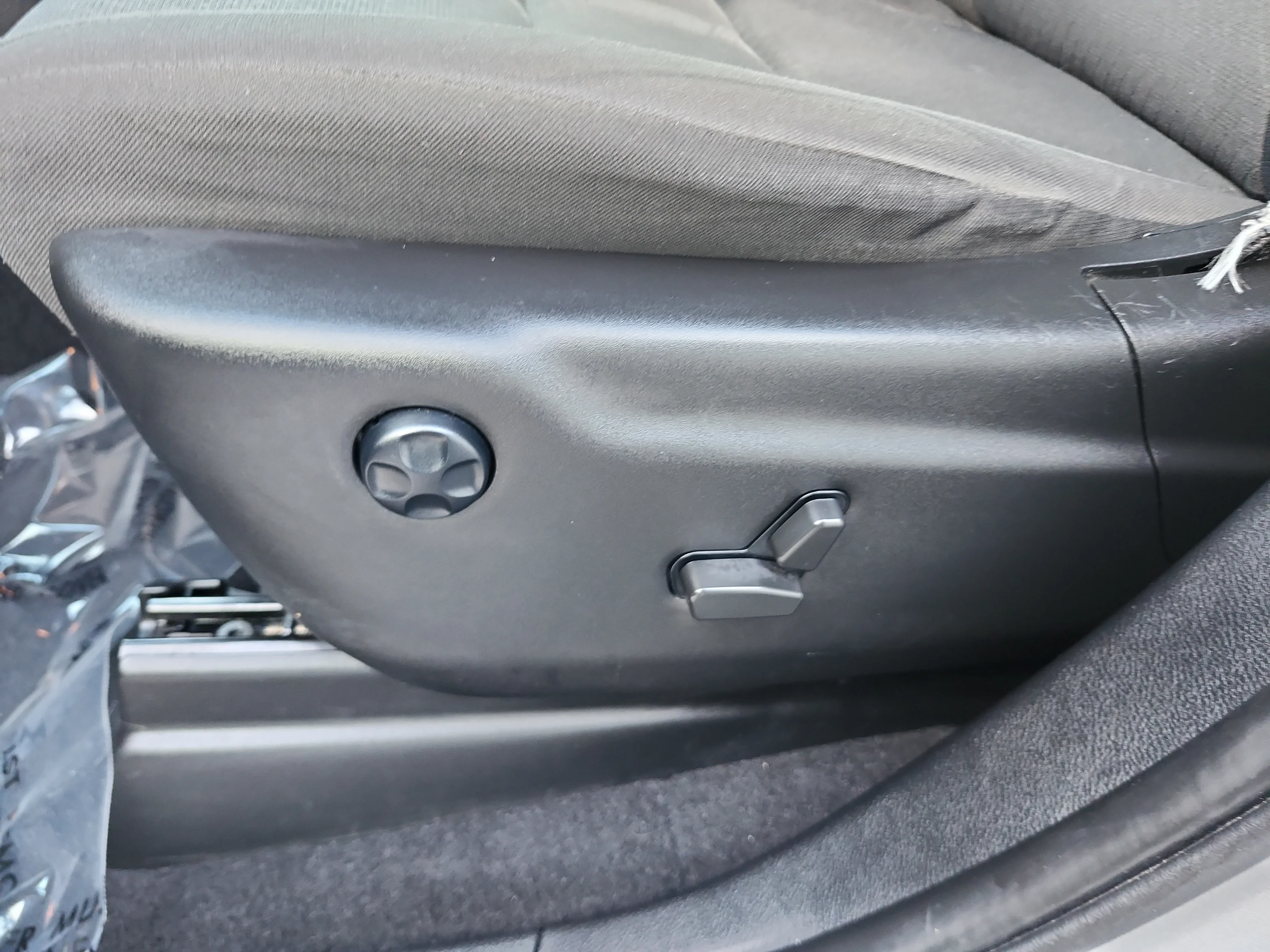 Used 2021 Billet Silver Metallic Clearcoat Jeep Laredo E image 26