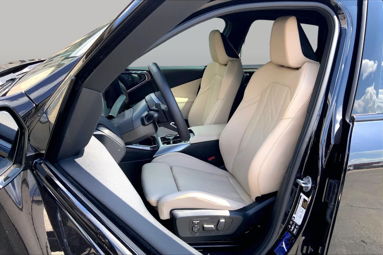 Used 2025 Black Sapphire Metallic BMW 30 xDrive image 8