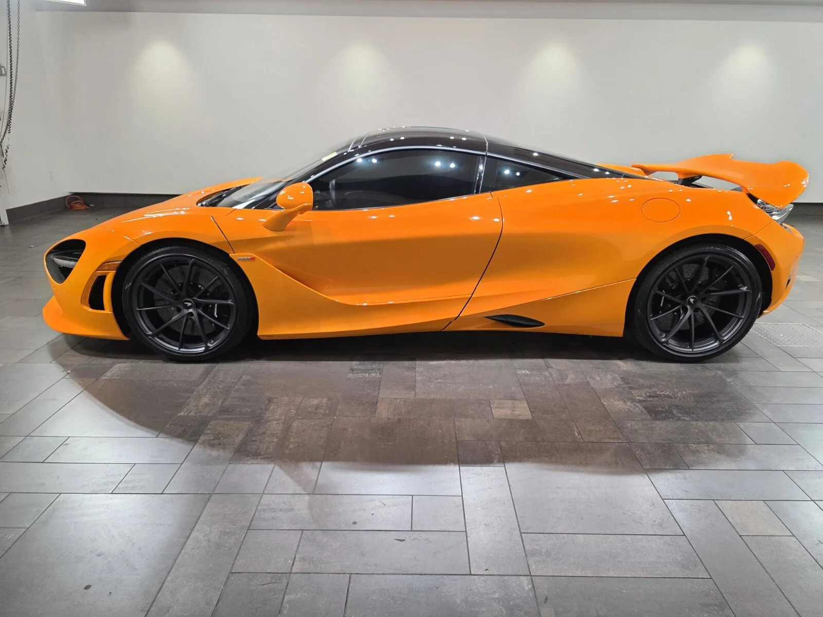 Certified Used 2024 McLaren Orange McLaren Coupe image 3