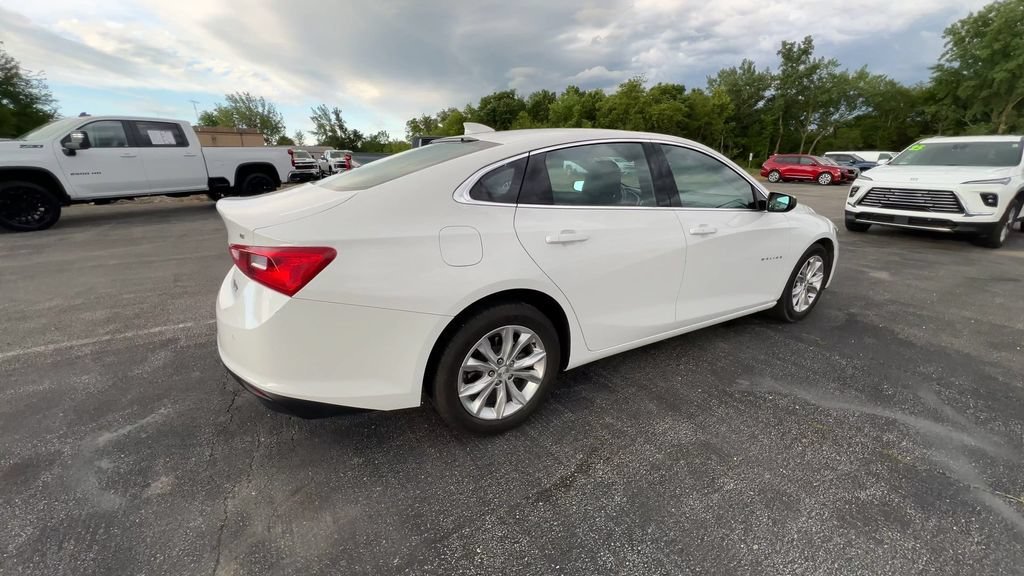 Used 2024 Summit White Chevrolet 1LT image 8