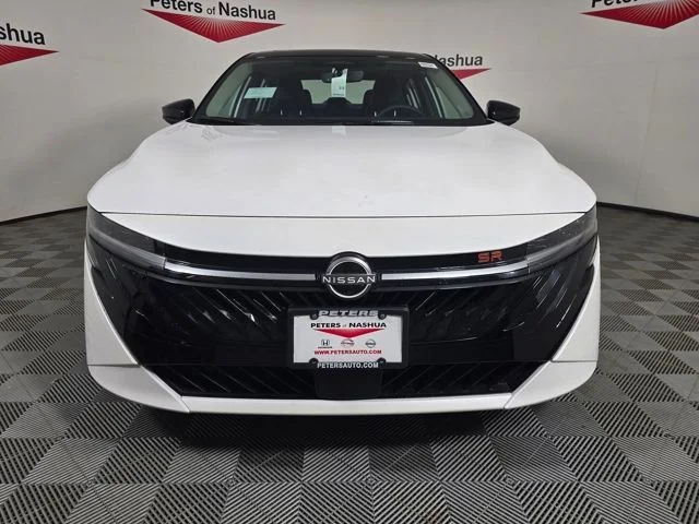 New 2026 Aspen White TriCoat / Super Black Two-tone Nissan SR image 3