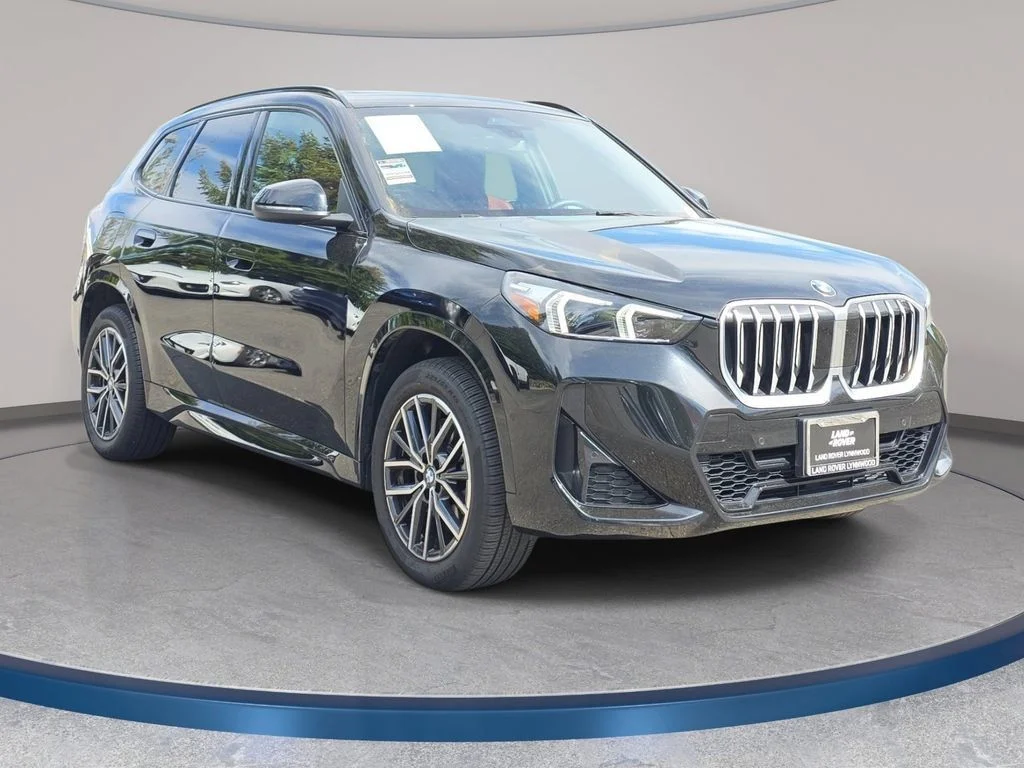 Used 2026 Black Sapphire Metallic BMW xDrive28i image 4