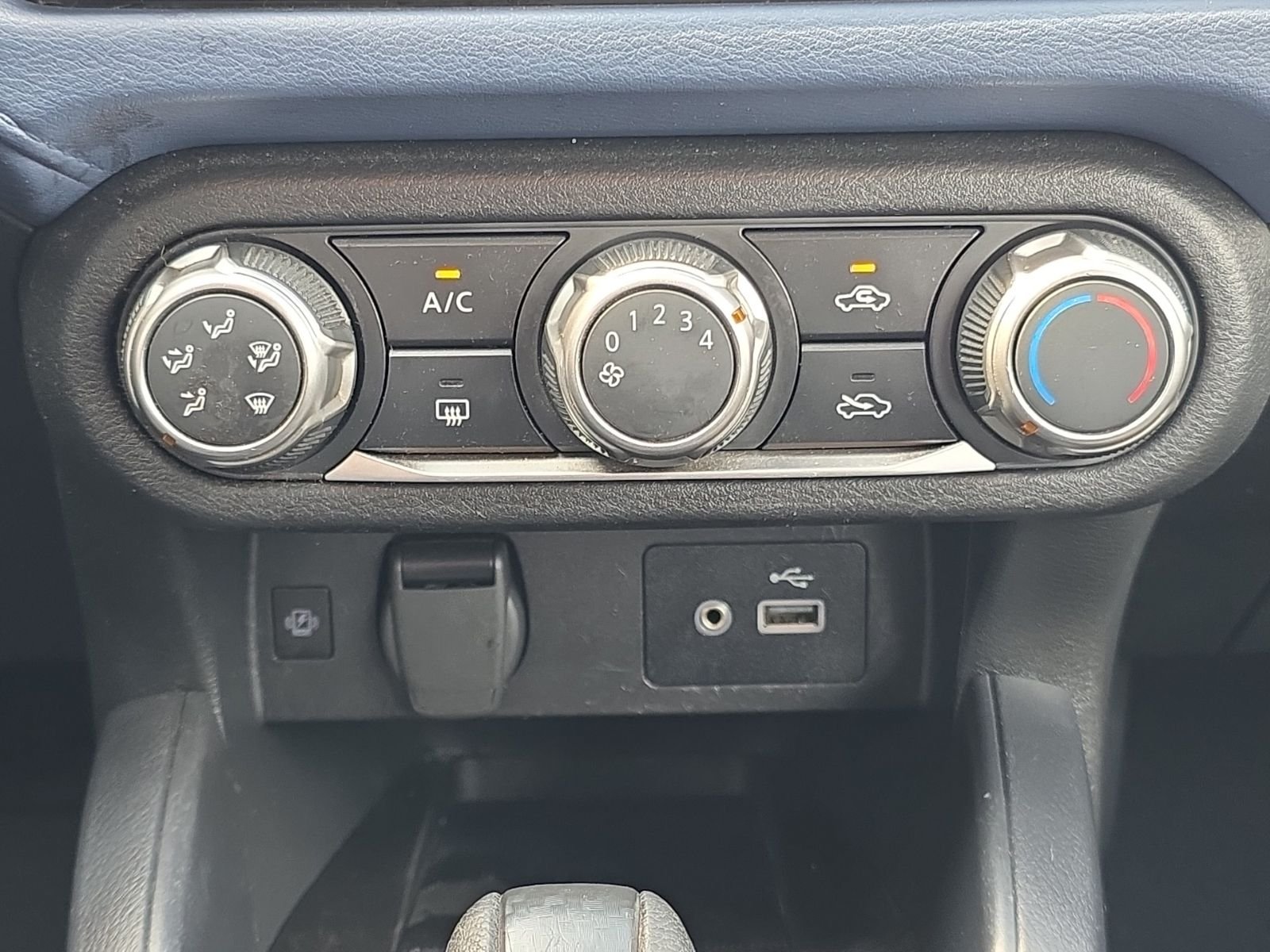 Used 2023 Blue Nissan 1.6 SV image 22