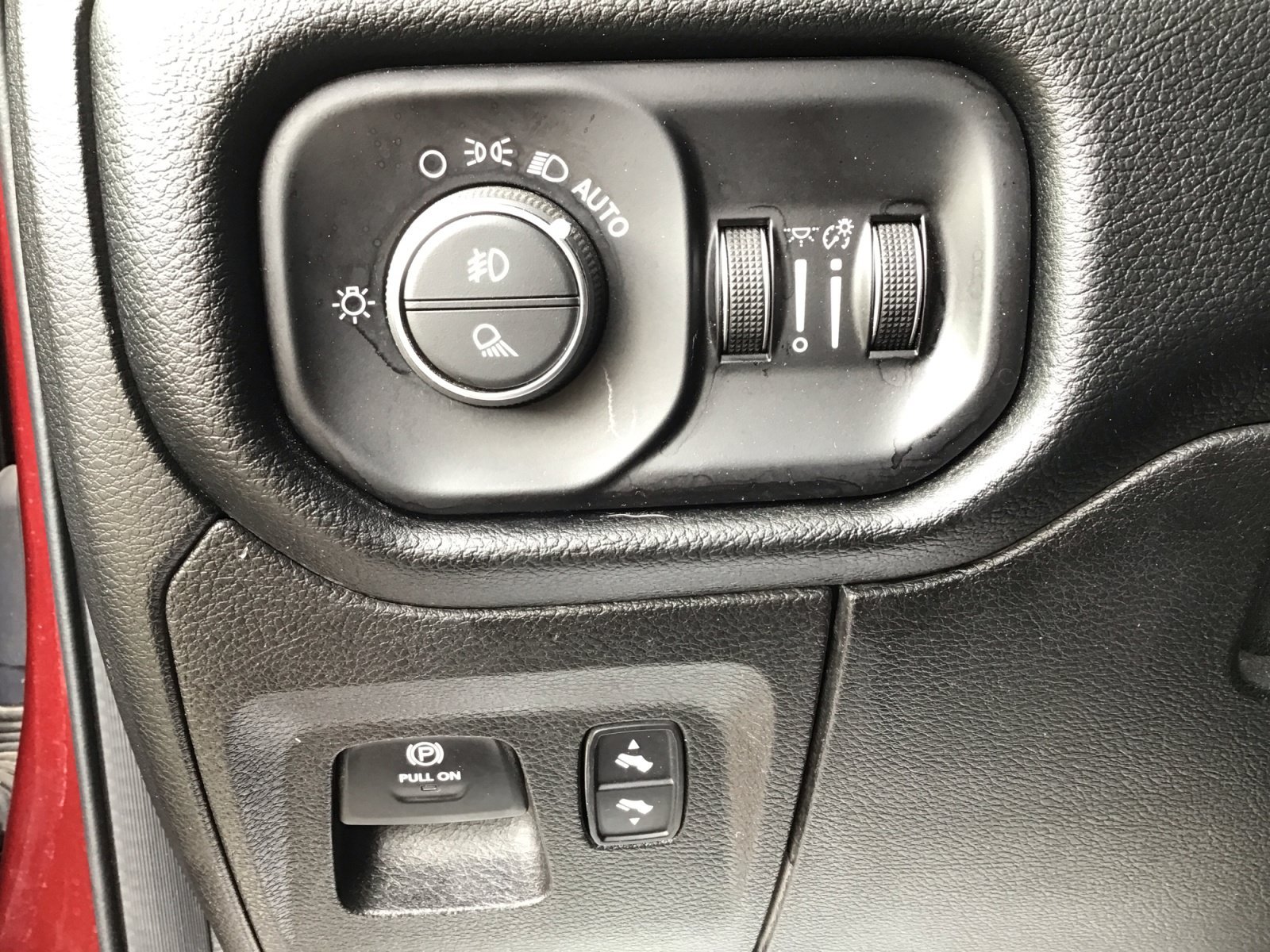 Used 2020 Delmonico Red Pearlcoat Ram Laramie image 26