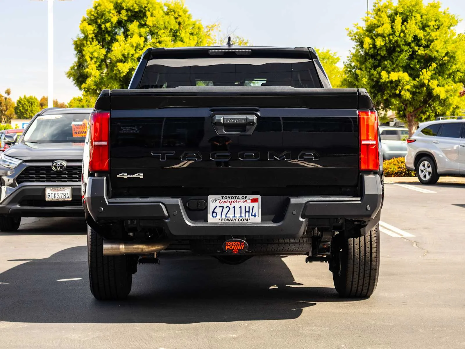 2025 Toyota Tacoma SR - Photo 8