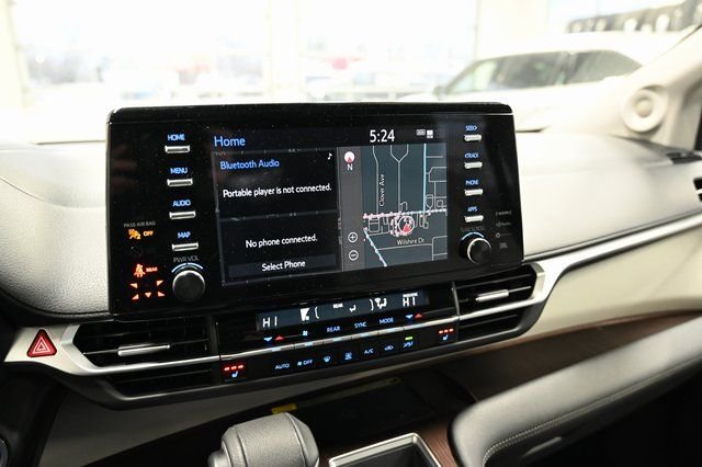2023 Toyota Sienna XLE - Photo 16