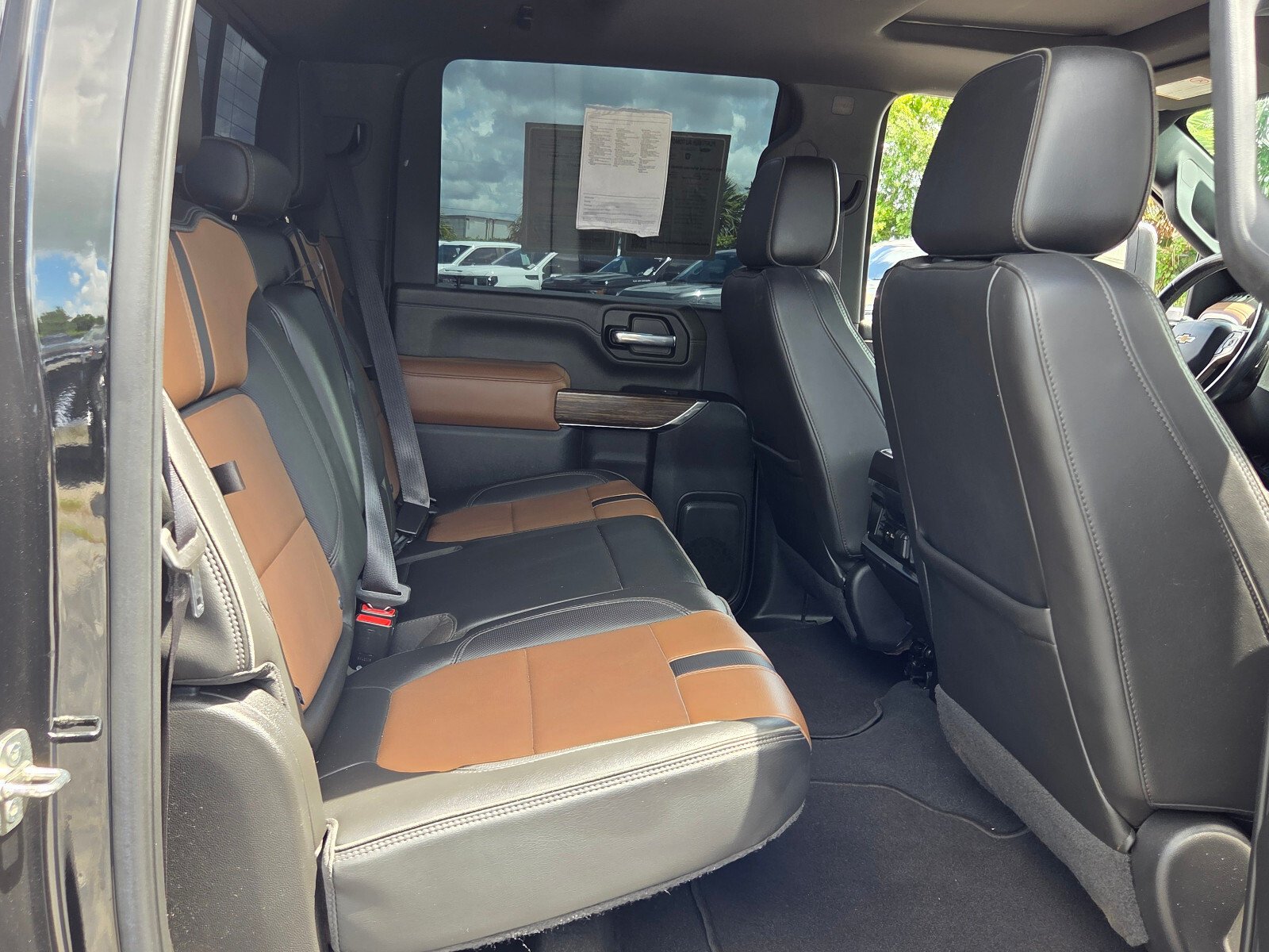 Used 2022 Mosaic Black Metallic Chevrolet High Country image 16